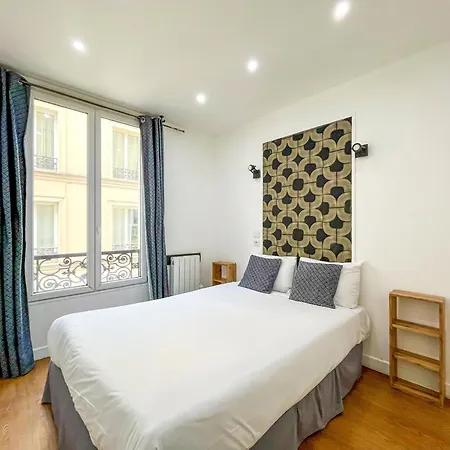 Urbanflat 17 - Modern & Large 3-bedroom Flat In *